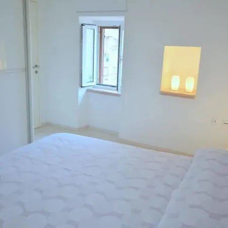 Andrea Apartment *